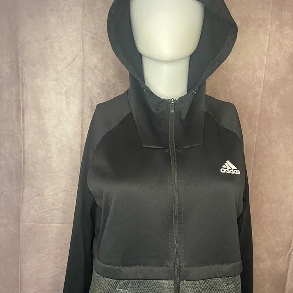 Adidas - Picture 2 of 4